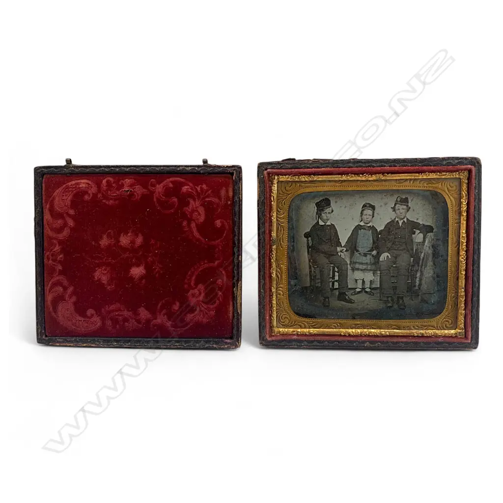 Ambrotype - three boys wearing Scottish bonnets, Image 1++